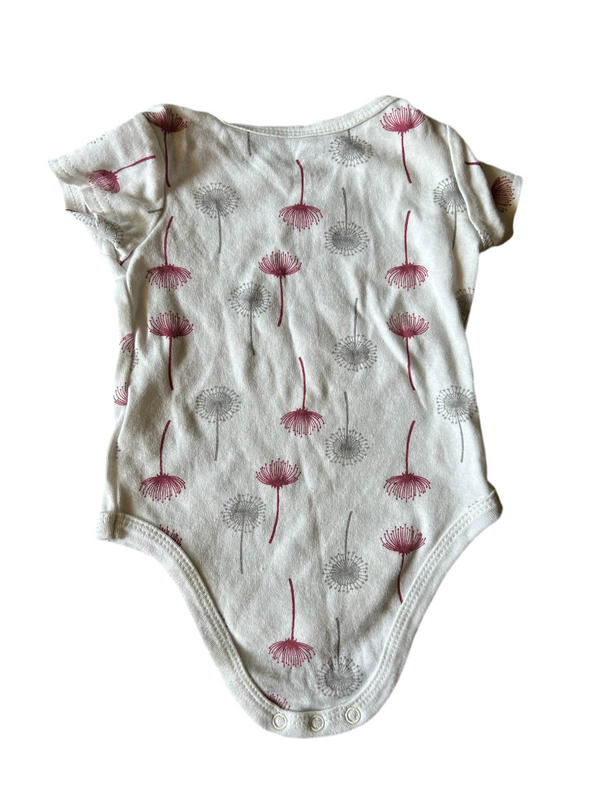 Girl onesie (0-3M)