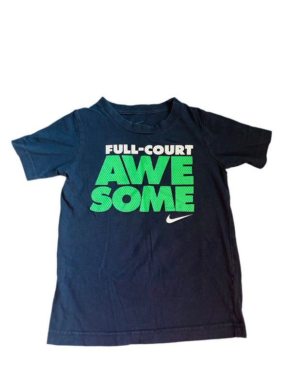 Boy Nike shirt size 5