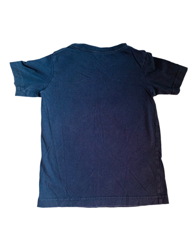 Boy Nike shirt size 5